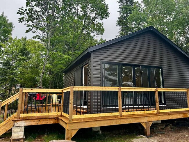 Photo du bâtiment - 80 Sand Bay Rd