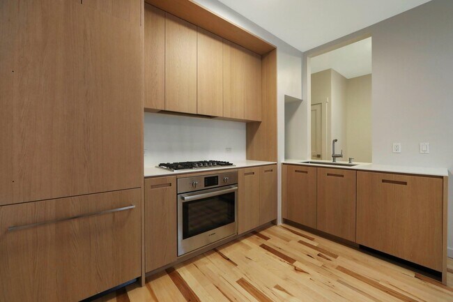 Foto del edificio - 50 Reservoir Ave