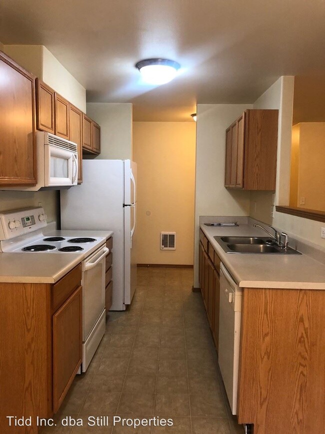 Building Photo - 1527 Maple St