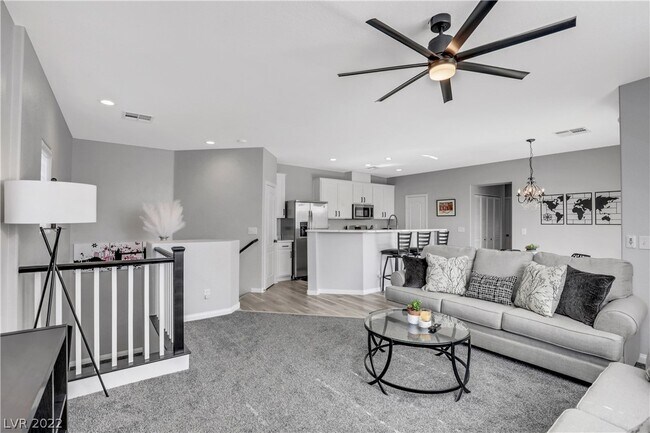 Foto del edificio - 3917 Sweet Pine St