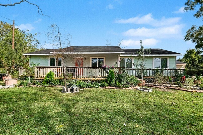 Building Photo - 1627 Texas Ave