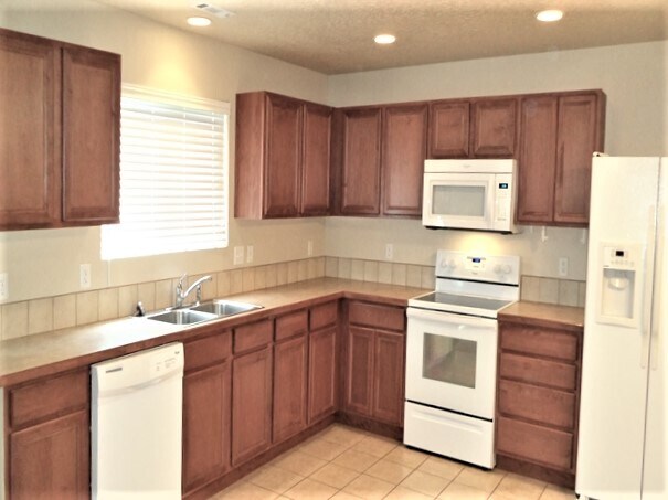 Building Photo - 1281 E Star Drive