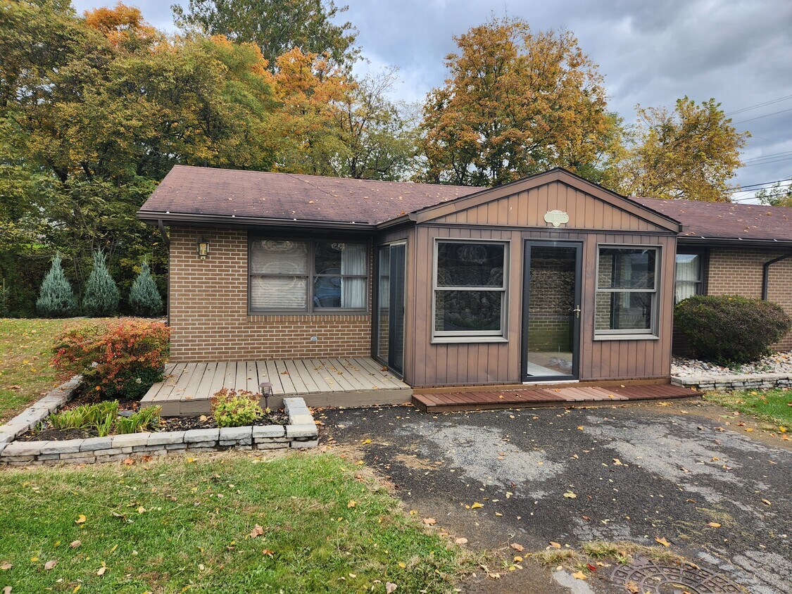 103 Farm Ln, Aliquippa, PA 15001 House Rental in Aliquippa, PA