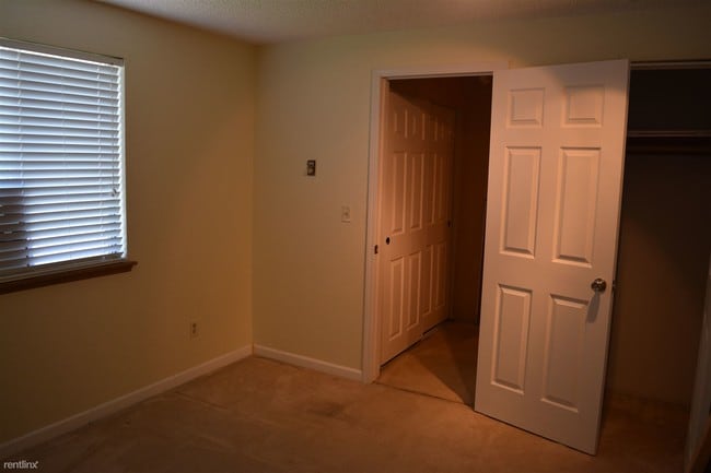 Building Photo - 10311 15th Avenue Ct E