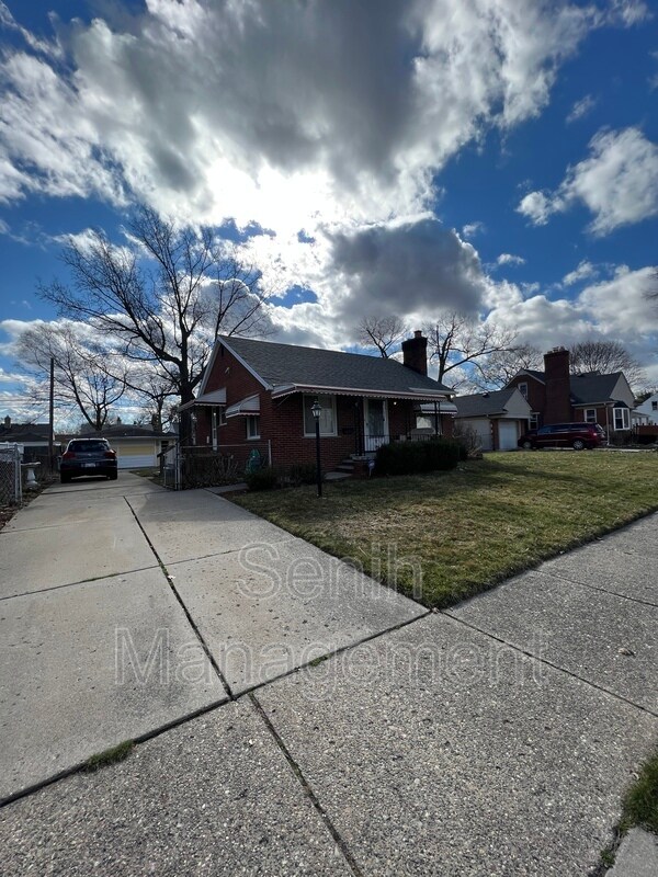 23776 Easterling Ave, Hazel Park, MI 48030 House Rental in Hazel Park