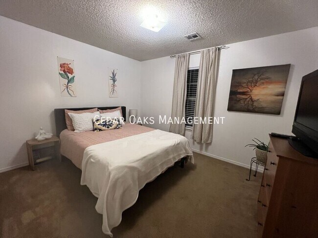Foto del edificio - 1139 S Camellia Ln