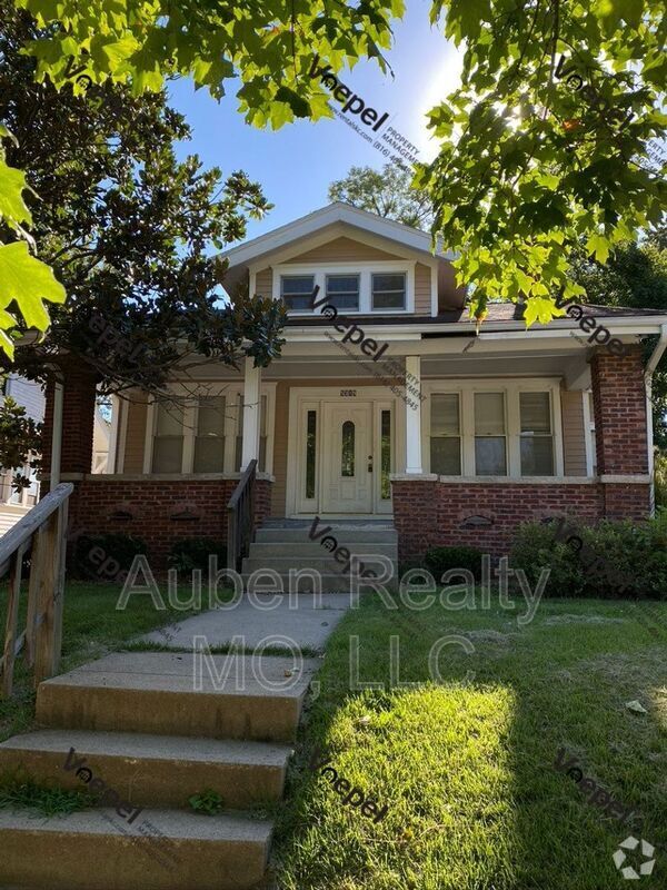 Building Photo - 5319 Charlotte St