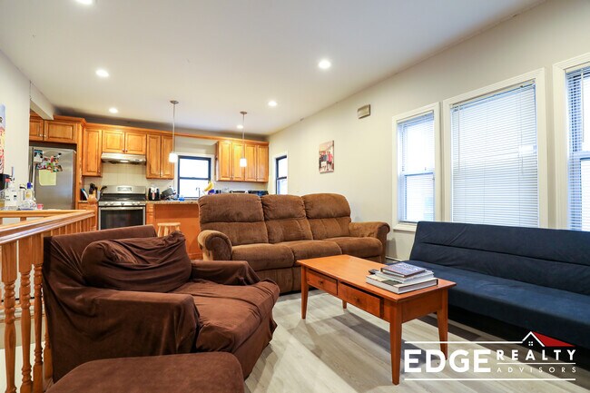 Foto del edificio - 125 Glenville Ave
