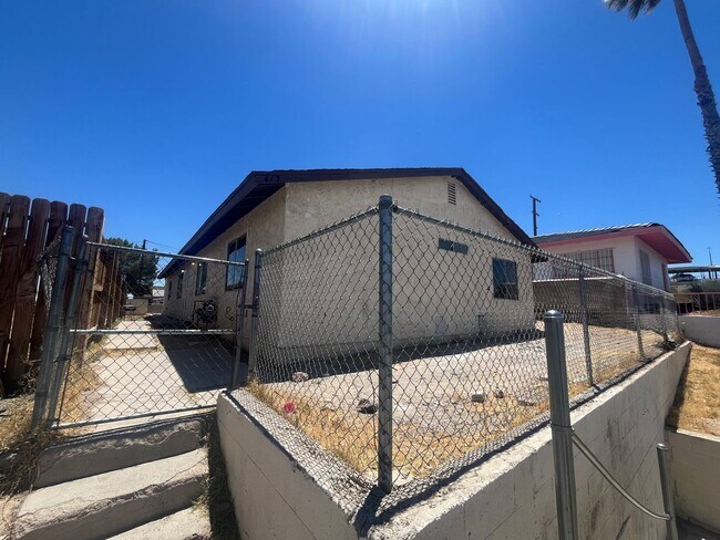 Foto del edificio - P027