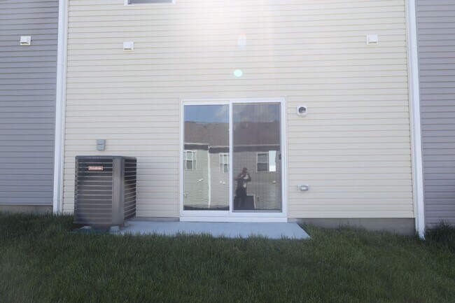 Building Photo - 81 Cramsford St