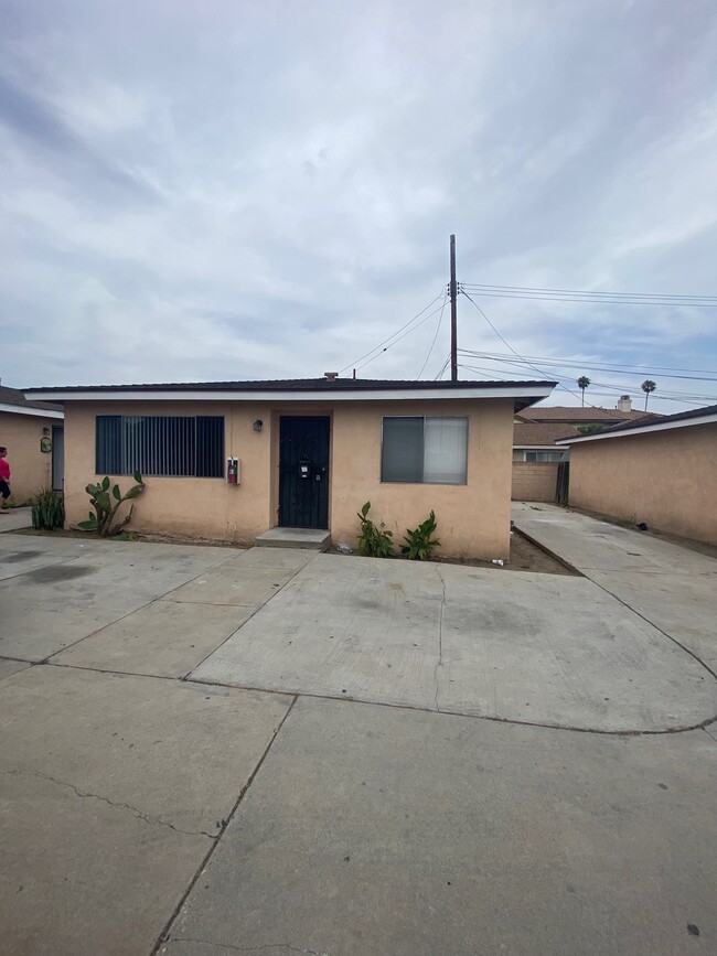 14035 Orizaba Ave, Paramount, CA 90723 House Rental in Paramount, CA