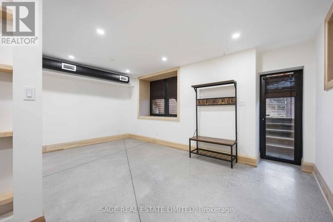 Building Photo - 67 Shannon St