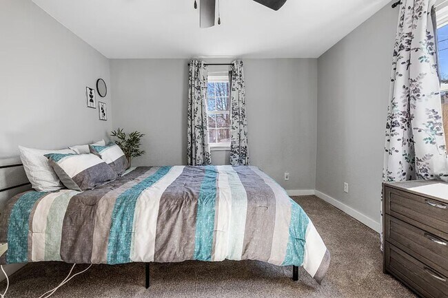 Foto del edificio - Fully Furnished Home in Webb City! 2/2 includes ALL appliances, ALL utilities/pest control/lawnca...