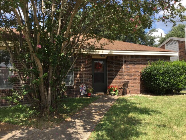 Building Photo - 2603PR