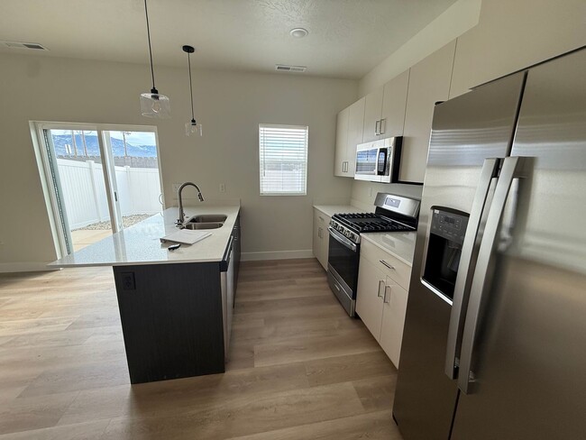 Foto del edificio - 3143 W 1625 N