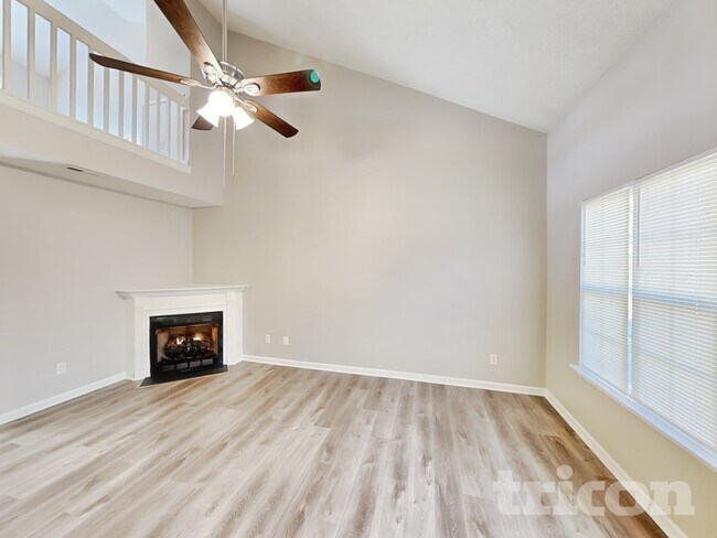 Foto del edificio - 12360 Hennigan Pl Ln