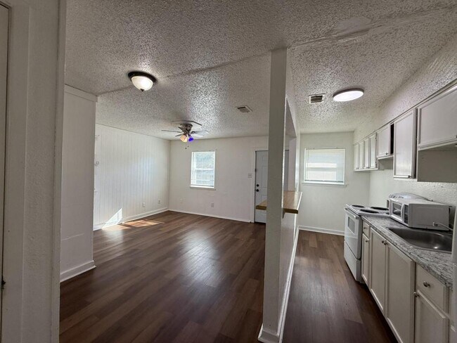 Foto del edificio - 5312 Humbert Ave