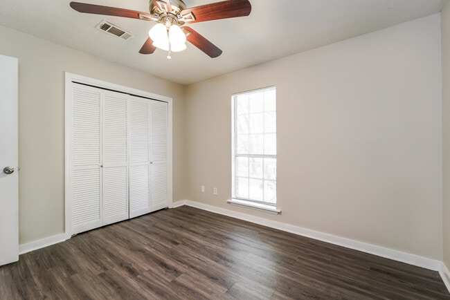 Building Photo - 145 Bellegrove Cir