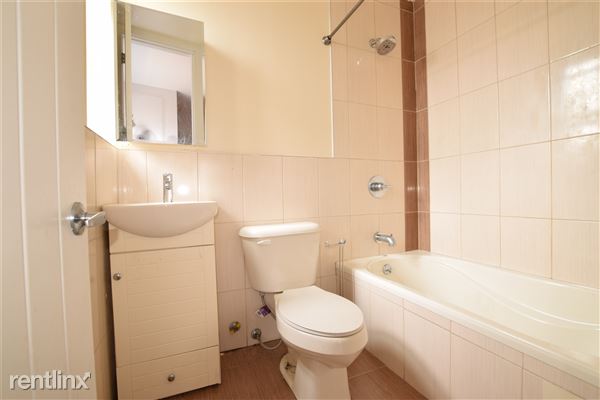 Building Photo - 850 Saint Johns Pl