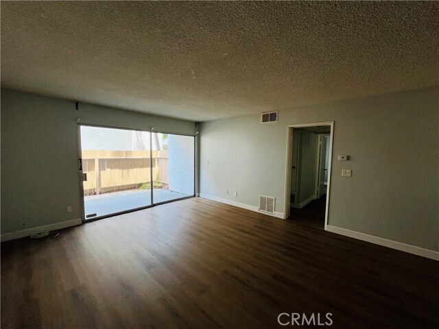 Foto del edificio - 2521 W Sunflower Ave