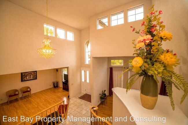 Building Photo - 4 br, 3 bath House - 2316 Tulip Road
