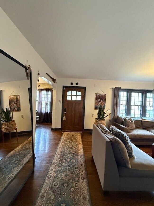 Foto del edificio - Beautiful 4 Bedroom Home