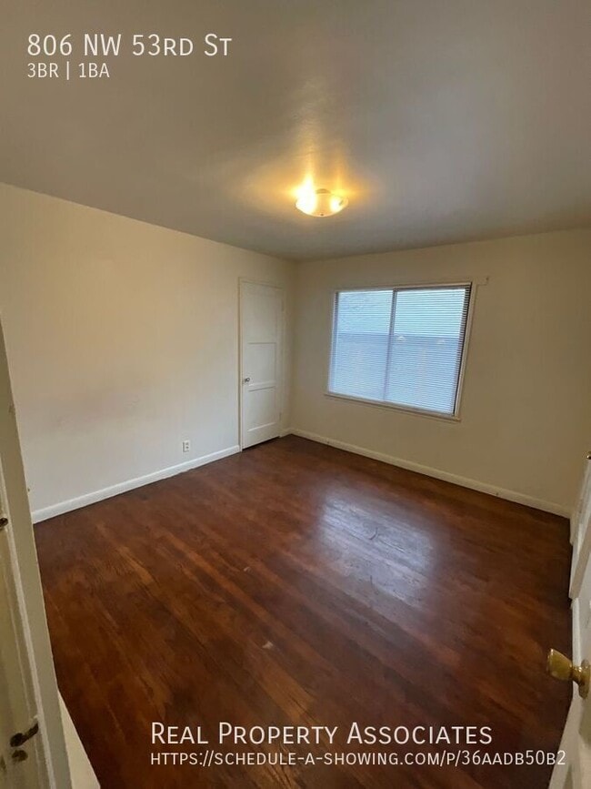 Foto del edificio - 806 NW 53rd St