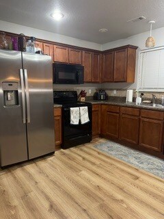 Building Photo - 4428 W Serviceberry Dr