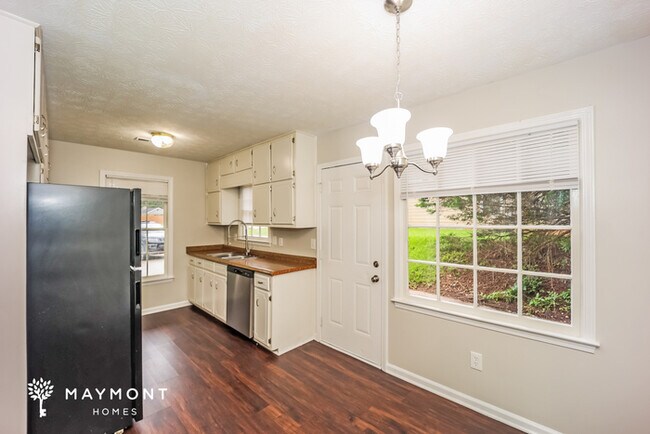Foto del edificio - 8645 Garvey Dr