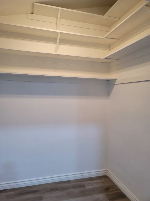 Building Photo - 990 Via Fedora