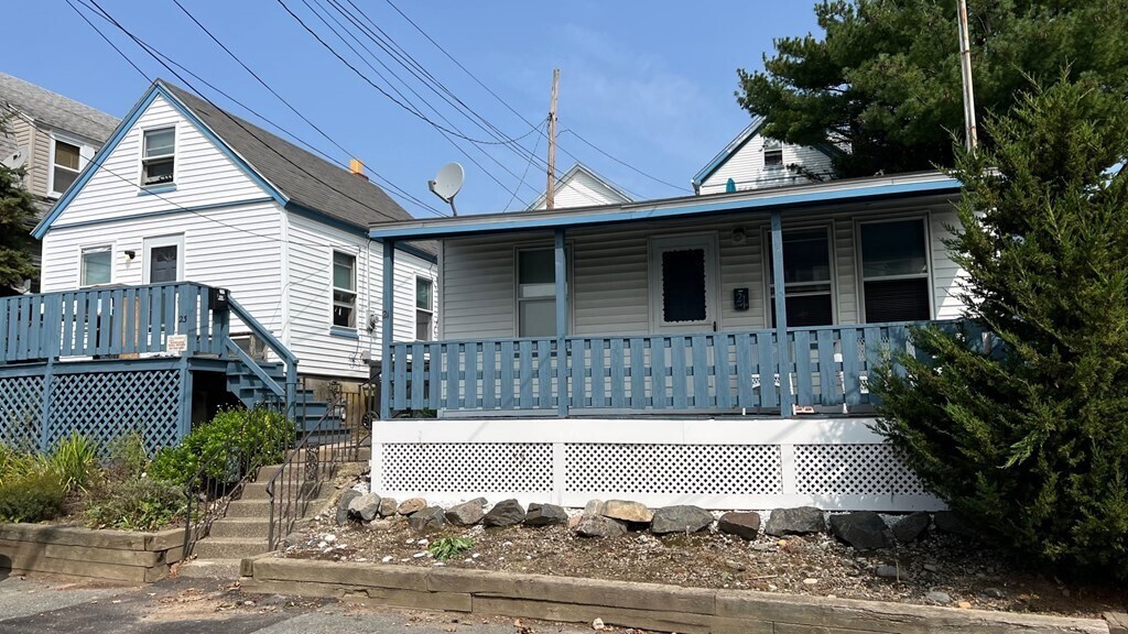 23 Siren St Unit cottage, Winthrop, MA 02152 Apartment for Rent in Winthrop, MA