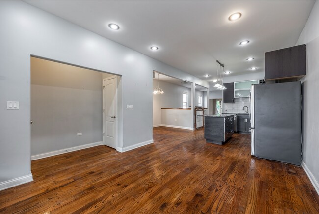 Foto del edificio - 3444 W Schubert Ave