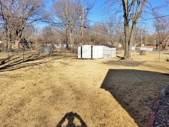 Building Photo - Great ranch style home near Shunga Park an...