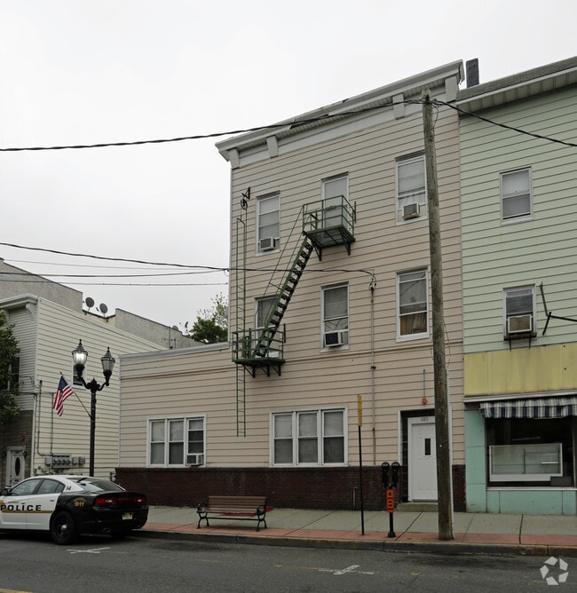 Foto del edificio - 6811 Park Ave