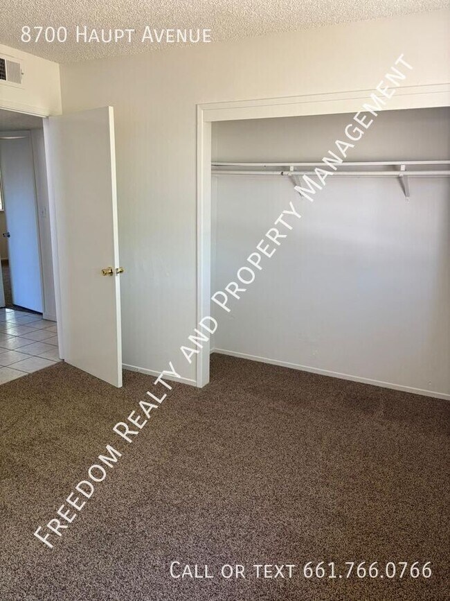 Foto del edificio - 8700 Haupt Ave