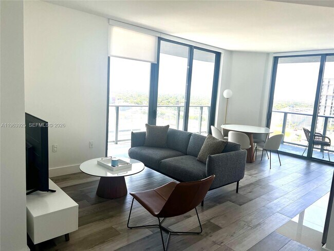 Foto del edificio - 121 NE 34th St