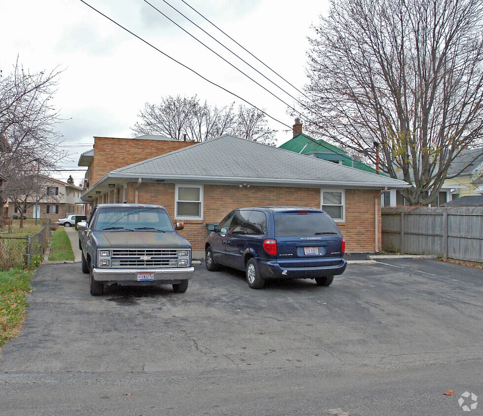 Building Photo - 423 Watervliet Ave