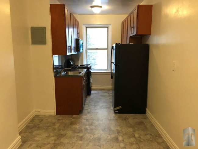 Building Photo - 3105 Avenue I