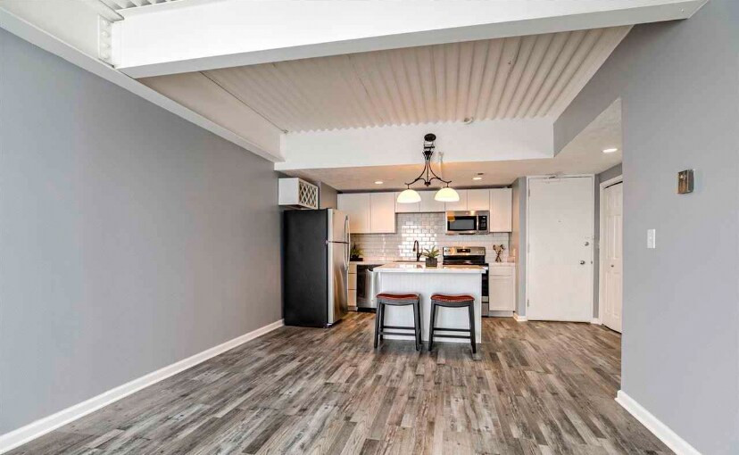 Primary Photo - 105 N 31st Ave