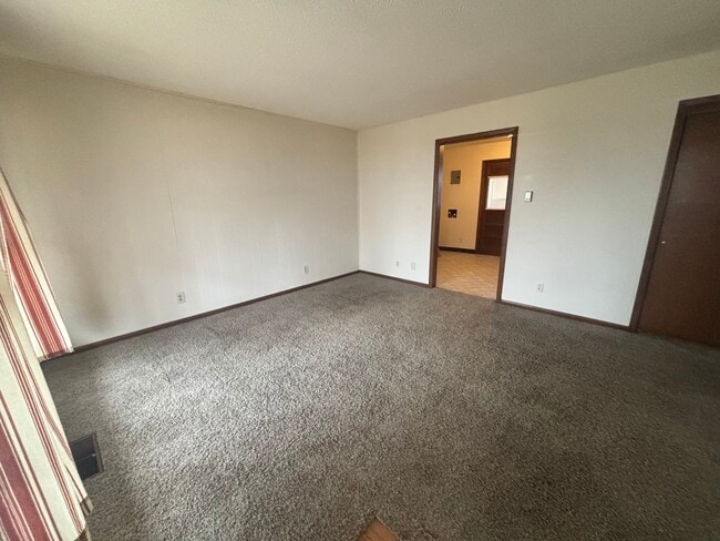 Foto del edificio - 316 E 2nd St