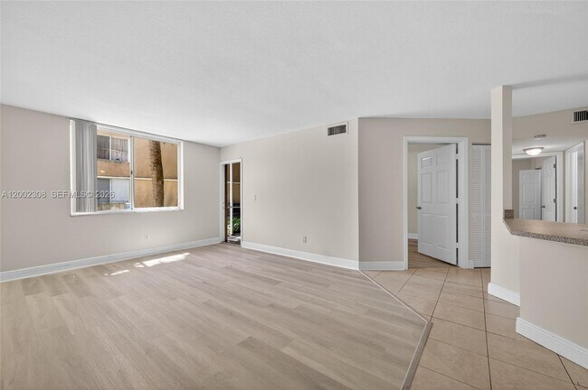 Foto del edificio - 4025 W McNab Rd
