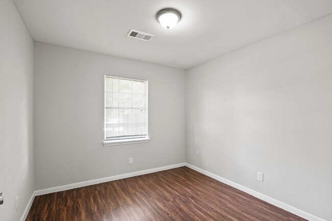 Foto del edificio - 13426 Edgeboro St