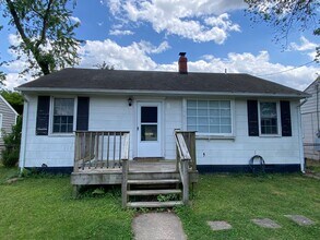Building Photo - 113 S Elm Ave