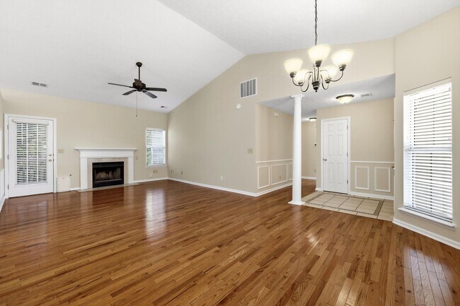 Foto del edificio - 3013 Redbud Ct