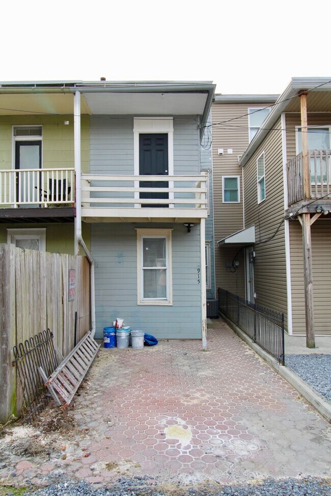 Building Photo - Be the first to live in this NEWLY REMODEL...