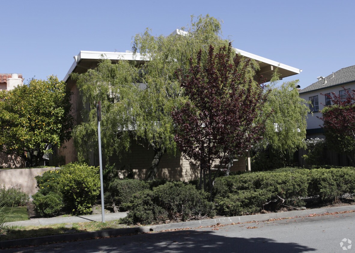Building Photo - 1124 Laguna Ave