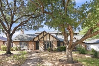 Building Photo - 2865 Meadowbrook Dr