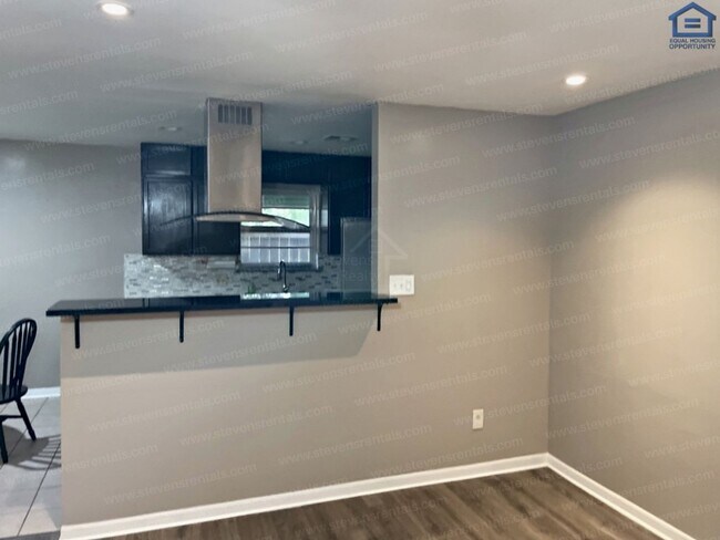 Foto del edificio - 4708 SE Sunnymeade