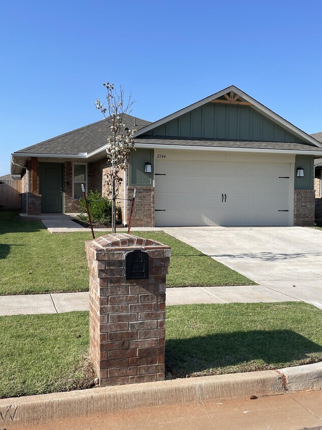 Photo - 2544 NW 199th St (Edmond, OK)