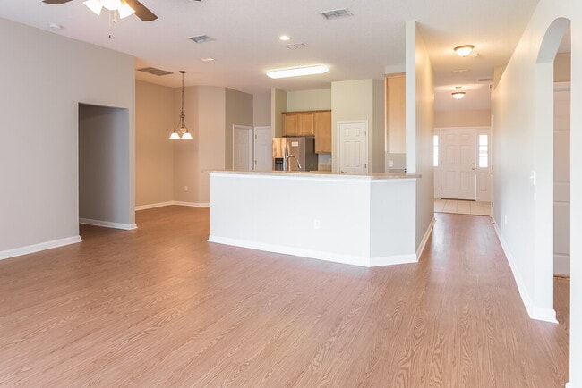 Building Photo - 9373 Prosperity Lake Dr